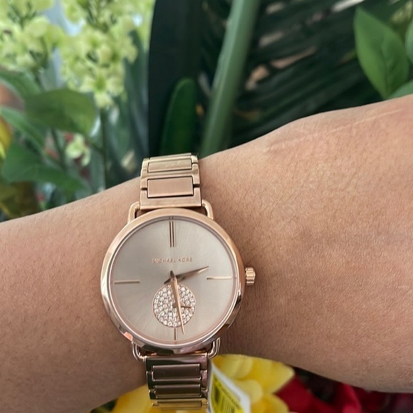 MICHAEL KORS 32mm Women's Bracelet Watch - Picture 3 of 8